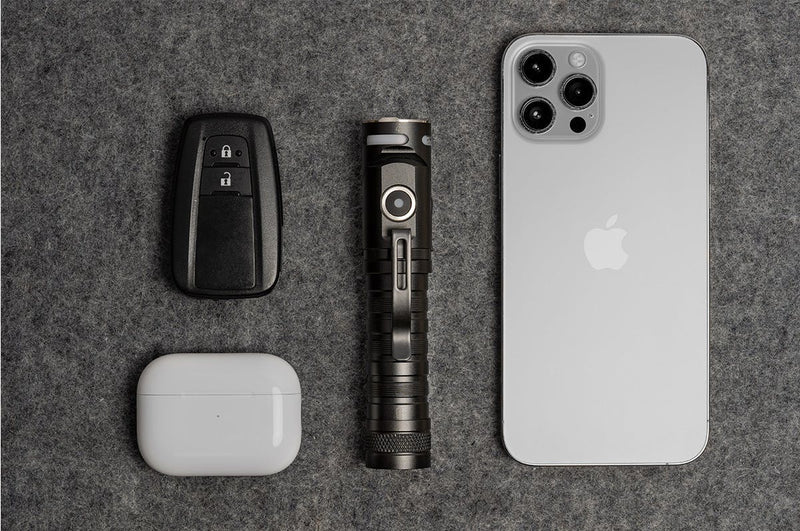 累計1万個出荷◎回転ヘッドで帽子装着OK！驚異の高輝度＆照射距離のLED懐中電灯【Flashlight P1】