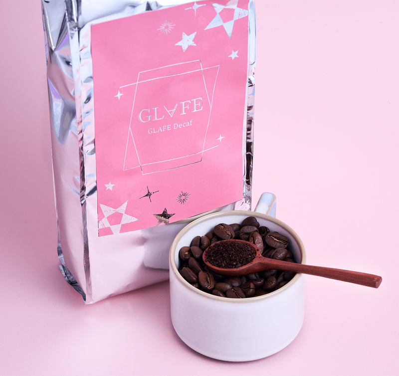 ＜デカフェ＞業界50年以上のプロが「コク」と「香り」にこだわった信頼の珈琲豆【GLAFE Decaf × SHELBRU】