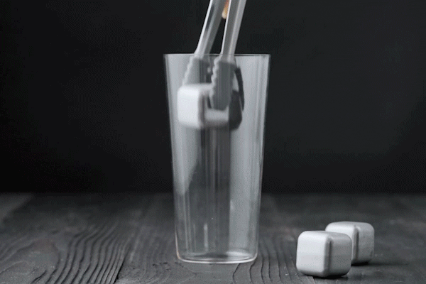 溶けない氷！？飲み物を薄めずに冷やす！ステンレス製アイスキューブ 【MINI ICE】