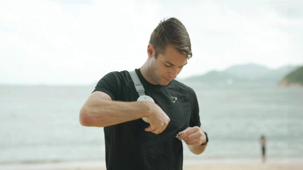 冷却×冷風で瞬間冷却！ 涼しさが8時間続くハンズフリークーラーQOOLA