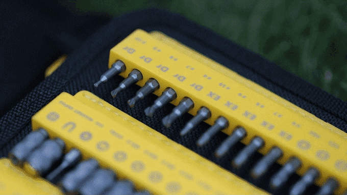 本体40g！120種精密ビットで、電動/手動も自由自在のペン型マルチドライバー！【M-XTR: 148-in-1】