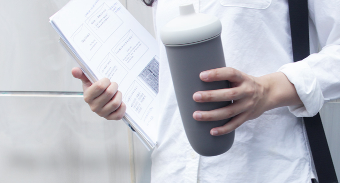 耐熱200度〜耐冷-30度まで対応。シリコン素材で滑らかな手触りのマイボトル【Besovida Bottle】