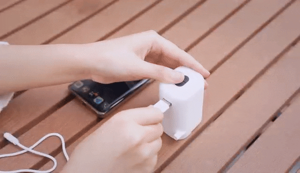 どこでも空気入れ・抜き！スマホの充電も！便利な 超小型4 in 1キャンプライト【YANTU AM23】